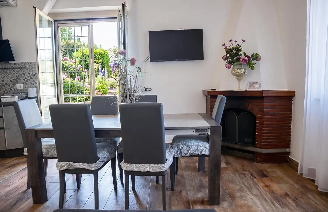 VILLA MERAVIGLIOSA Apartments - Nettuno - Nature&Sea Retreat-1